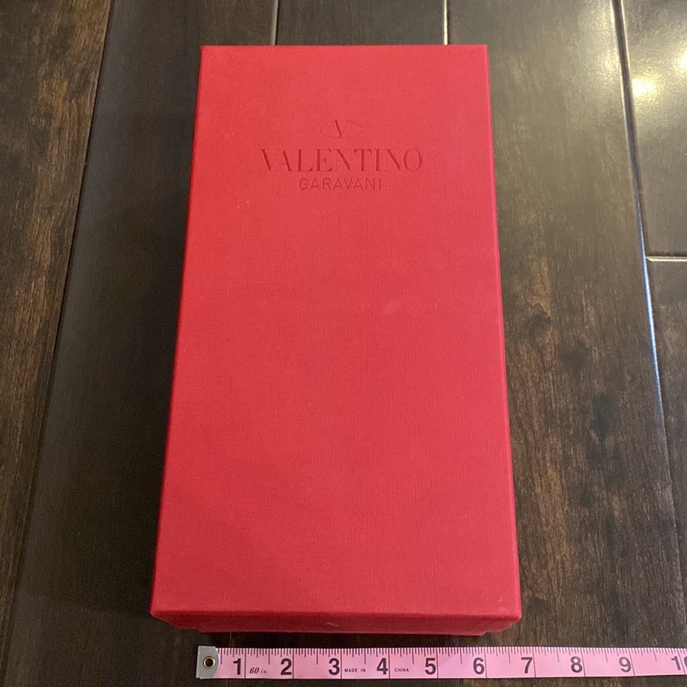 VALENTINO - Picture 2 of 6